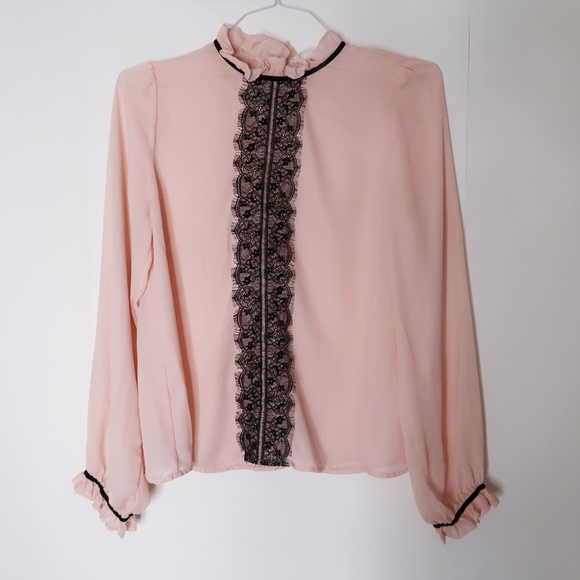 SOLD | A'gaci Blush blouse with  black lace accent - Picture 4 of 8